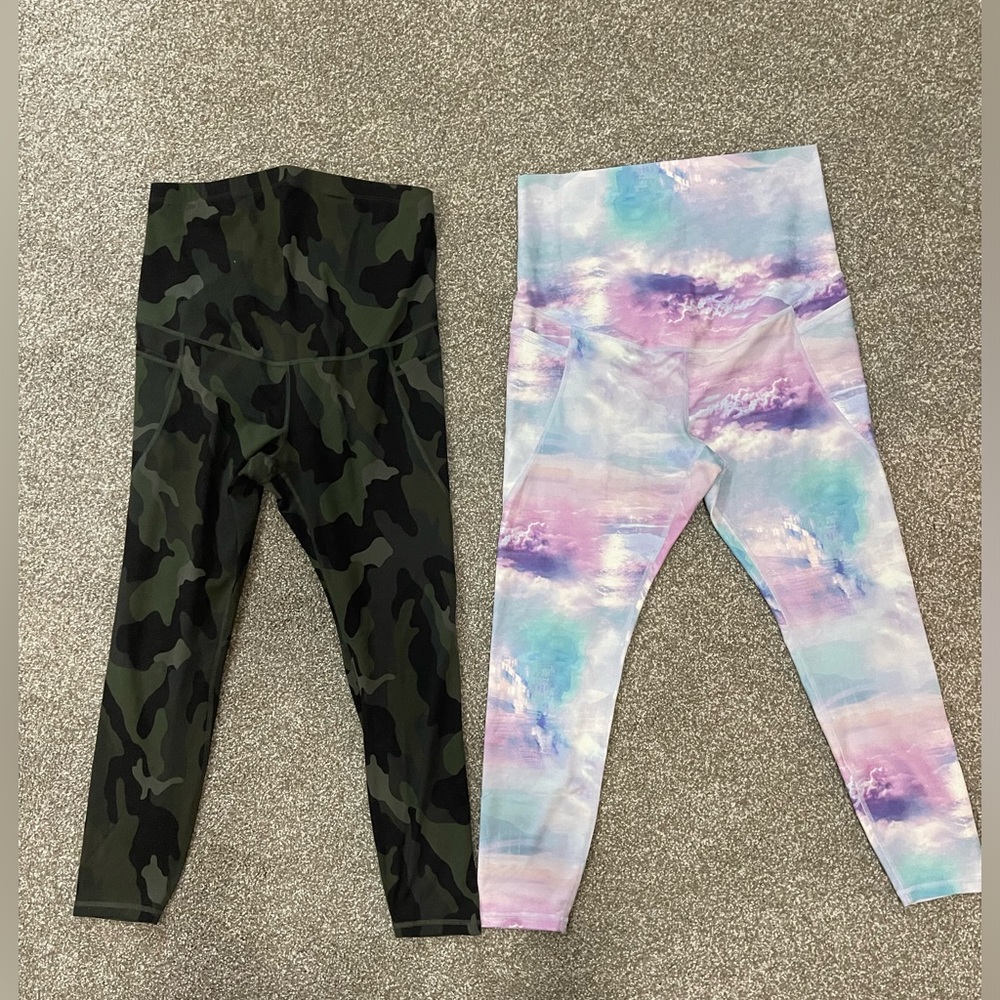 EUC Old Navy Maternity Power Soft Yoga Pants. Size Large.